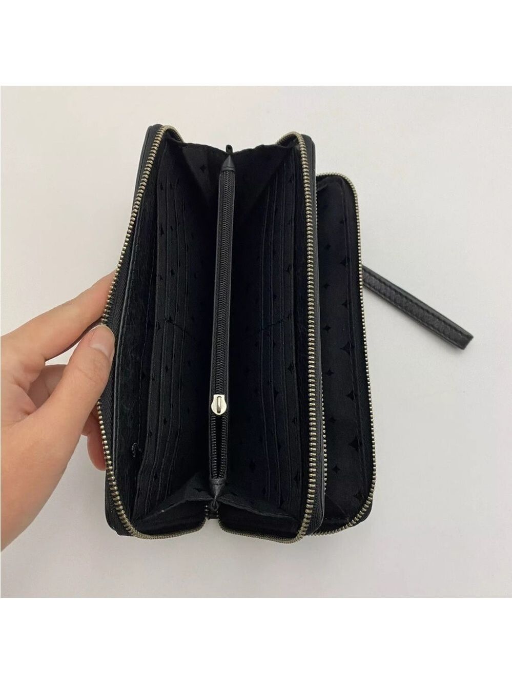 FOSSIL Black Cowhide Leather Clutch Wallet Keyhole Zip Around 8"x4.25" - Picture 5 of 9